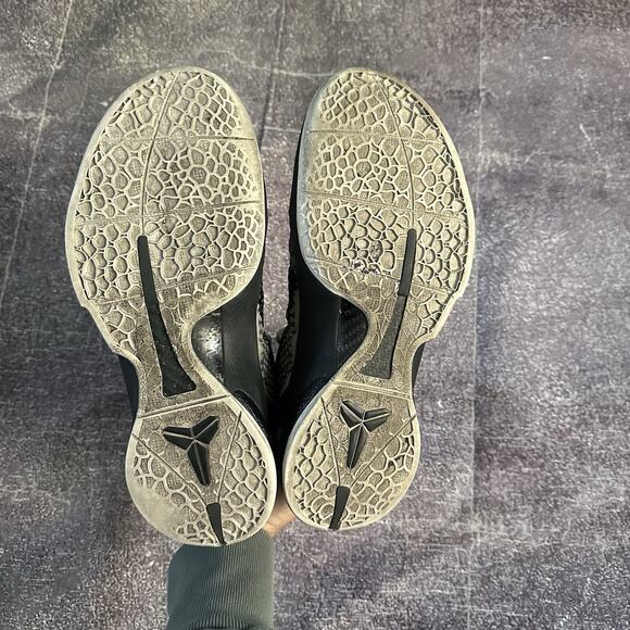 Mens 2011 Nike Zoom Kobe 6 VI Black Mamba Medium Gray Low Top Sz 10 (429659-007)